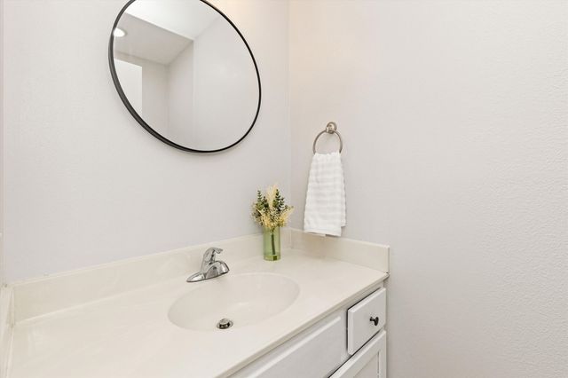 1421 NW Pebble Drive, Ankeny, IA 50023