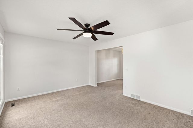 1421 NW Pebble Drive, Ankeny, IA 50023