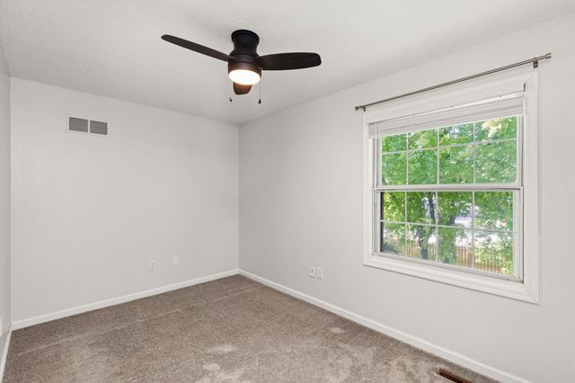 1421 NW Pebble Drive, Ankeny, IA 50023