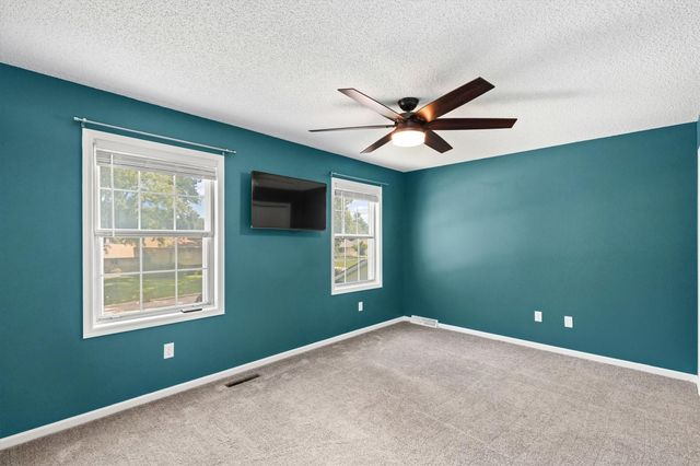 1421 NW Pebble Drive, Ankeny, IA 50023