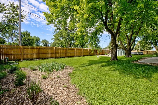 1421 NW Pebble Drive, Ankeny, IA 50023