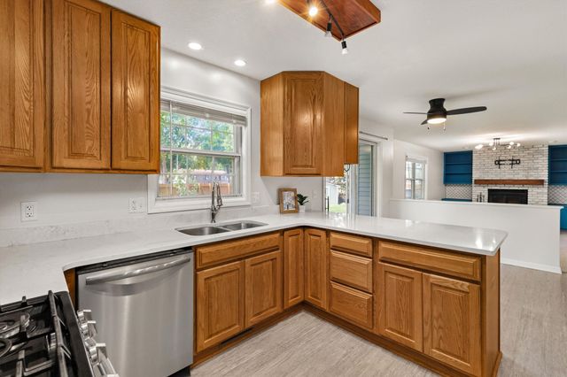 1421 NW Pebble Drive, Ankeny, IA 50023