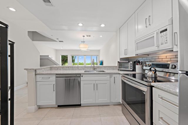 11545 Old Ocean Boulevard B, Boynton Beach, FL 33435