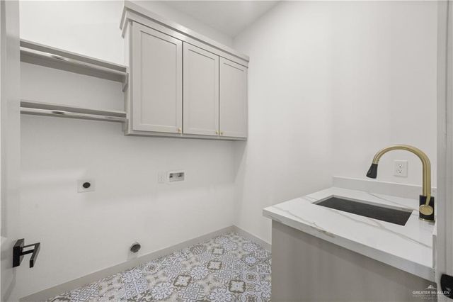 907 Platinum Street, Mission, TX 78572