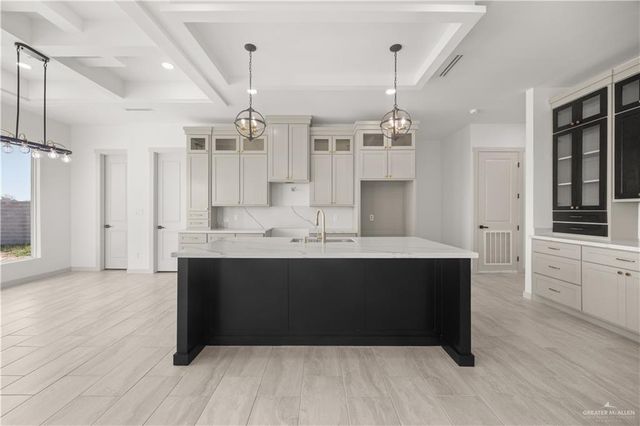 907 Platinum Street, Mission, TX 78572