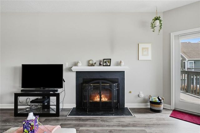 1024 Porte Harbour Arch Apt 201, Hampton, VA 23664