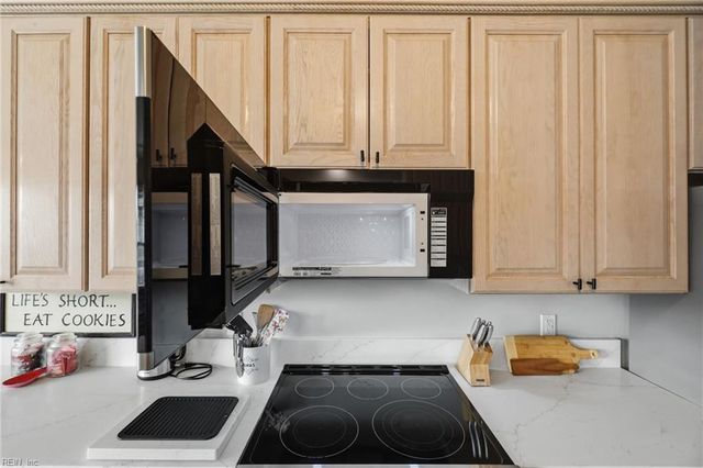 1024 Porte Harbour Arch Apt 201, Hampton, VA 23664