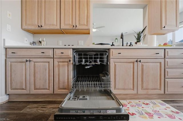 1024 Porte Harbour Arch Apt 201, Hampton, VA 23664