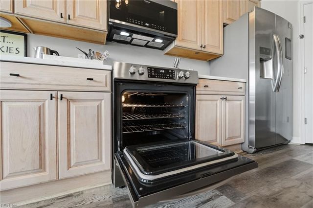 1024 Porte Harbour Arch Apt 201, Hampton, VA 23664