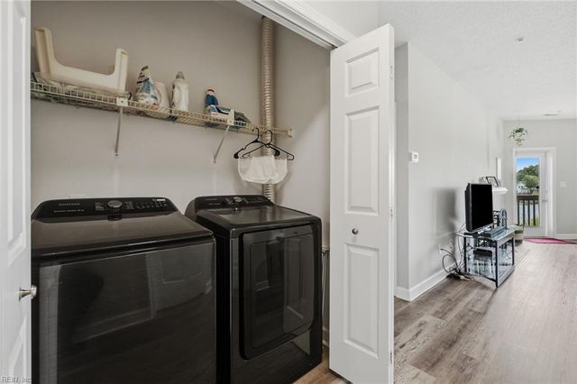 1024 Porte Harbour Arch Apt 201, Hampton, VA 23664