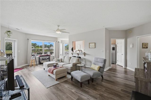 1024 Porte Harbour Arch Apt 201, Hampton, VA 23664