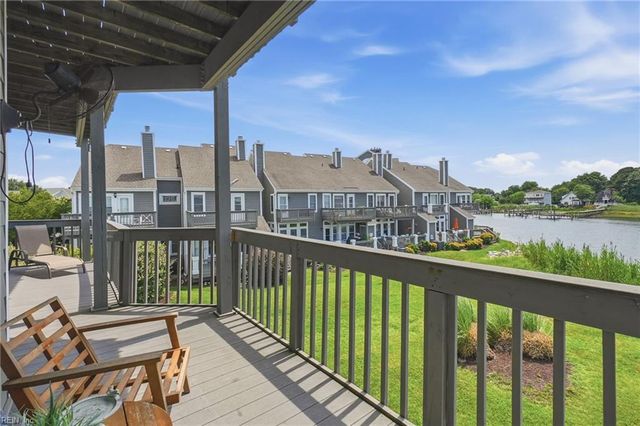 1024 Porte Harbour Arch Apt 201, Hampton, VA 23664