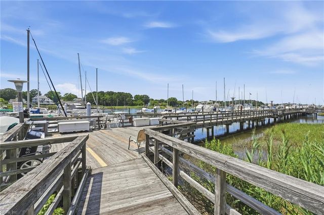 1024 Porte Harbour Arch Apt 201, Hampton, VA 23664