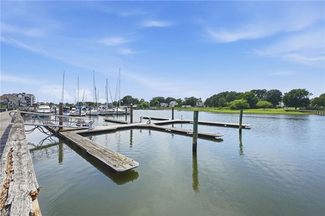 1024 Porte Harbour Arch Apt 201, Hampton, VA 23664
