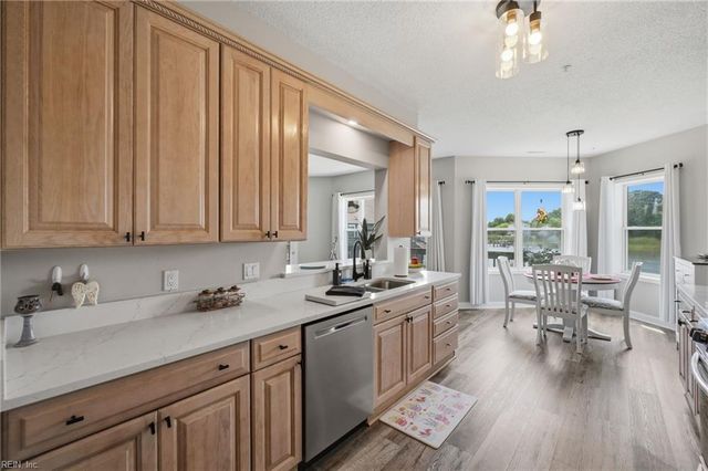 1024 Porte Harbour Arch Apt 201, Hampton, VA 23664