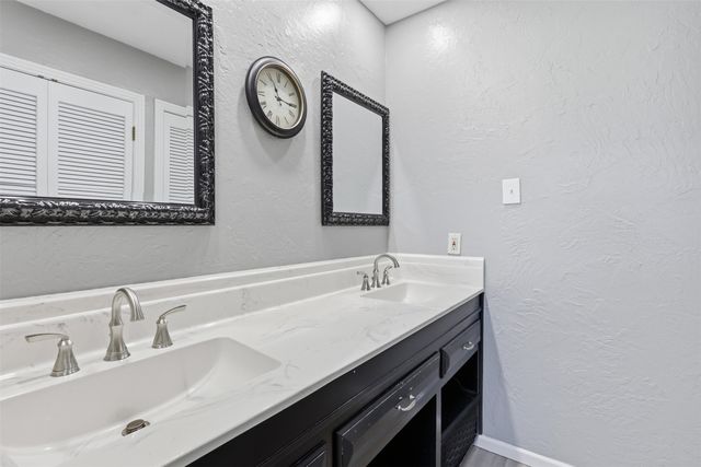 2308 Briarwood Boulevard, Arlington, TX 76013