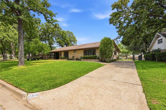 2308 Briarwood Boulevard, Arlington, TX 76013