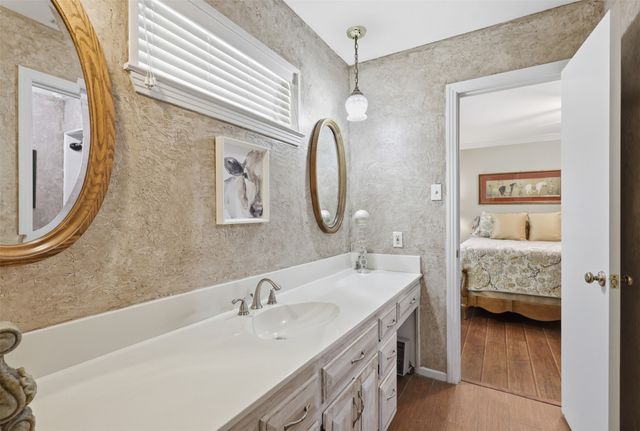 2308 Briarwood Boulevard, Arlington, TX 76013