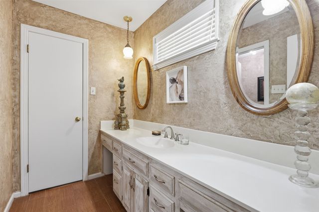 2308 Briarwood Boulevard, Arlington, TX 76013
