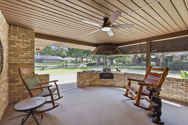 2308 Briarwood Boulevard, Arlington, TX 76013