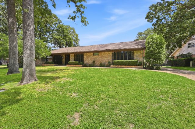 2308 Briarwood Boulevard, Arlington, TX 76013