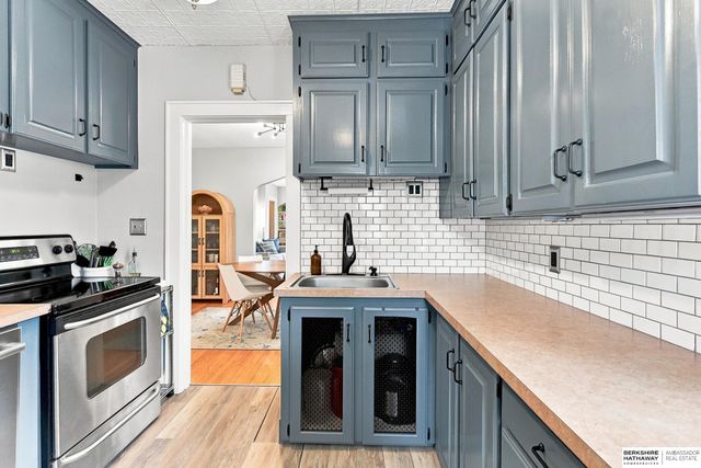 5807 Pierce Street, Omaha, NE 68106