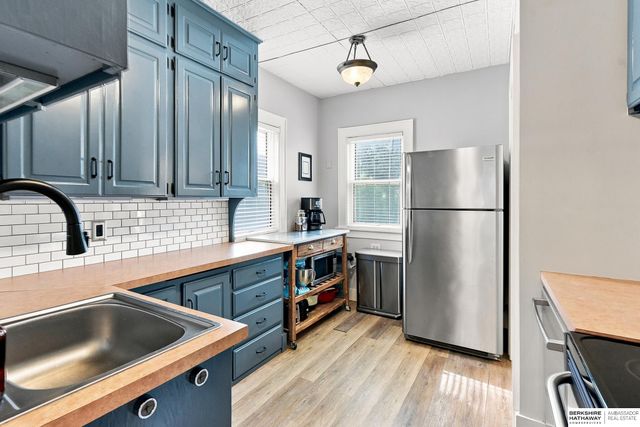 5807 Pierce Street, Omaha, NE 68106