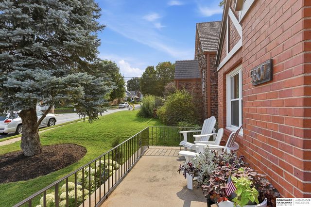 5807 Pierce Street, Omaha, NE 68106