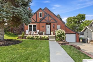 5807 Pierce Street, Omaha, NE 68106