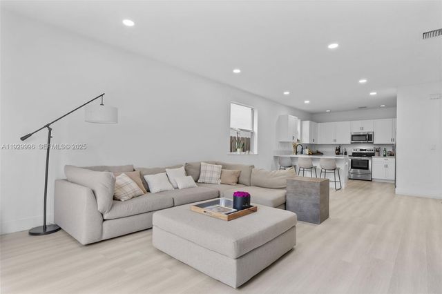 1387 SE 26th Ter, Homestead, FL 33035