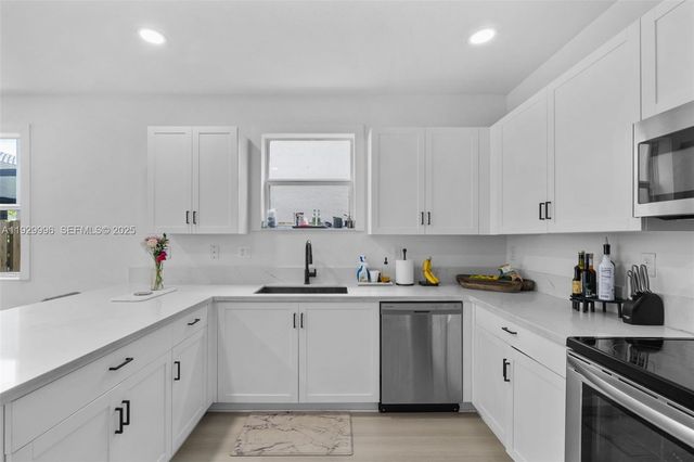 1387 SE 26th Ter, Homestead, FL 33035