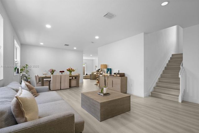 1387 SE 26th Ter, Homestead, FL 33035