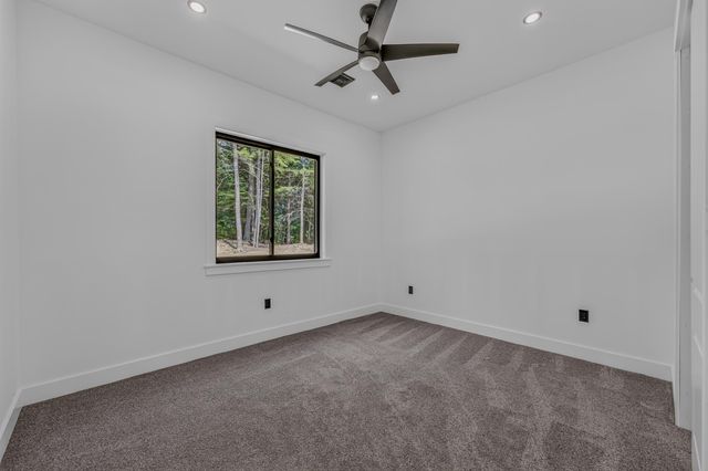 106 Ski Lift Lane, Plymouth, NH 03264