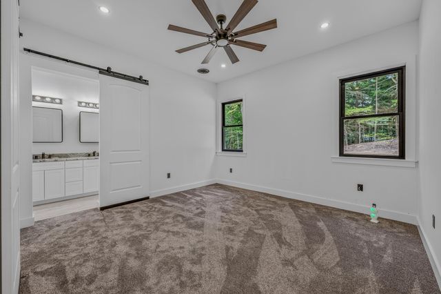 106 Ski Lift Lane, Plymouth, NH 03264