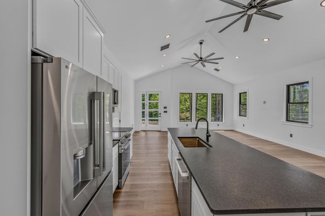 106 Ski Lift Lane, Plymouth, NH 03264