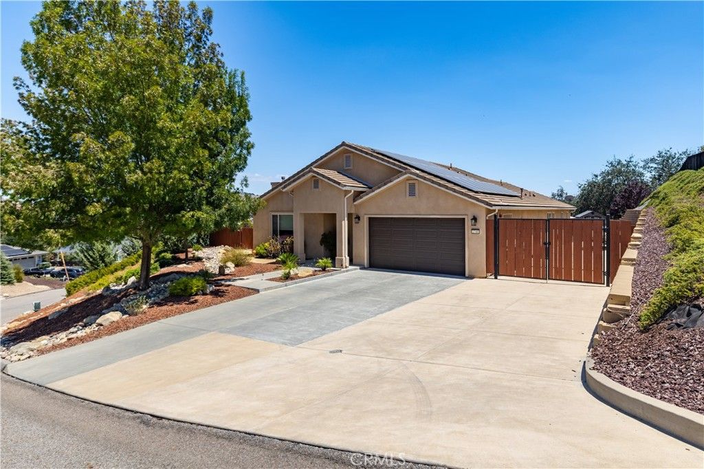 Image 2 of property listing at 2740 Edgewood Court, Paso Robles, CA 93446