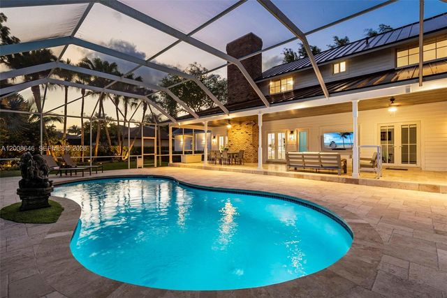 8220 SW 182nd St, Palmetto Bay, FL 33157