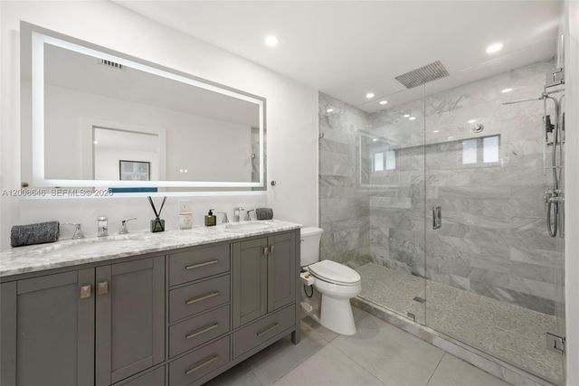 8220 SW 182nd St, Palmetto Bay, FL 33157