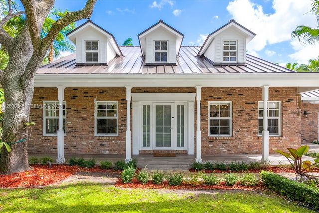 8220 SW 182nd St, Palmetto Bay, FL 33157
