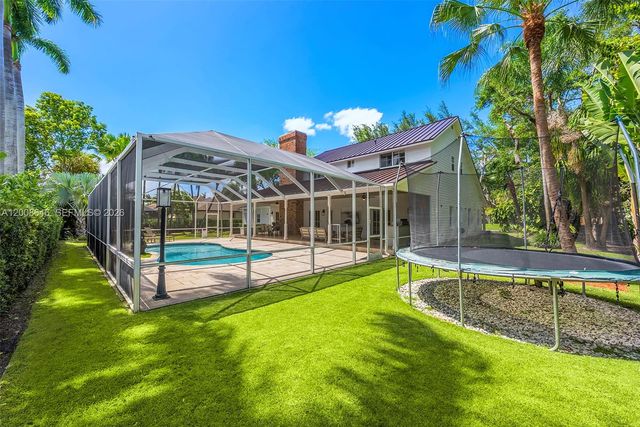 8220 SW 182nd St, Palmetto Bay, FL 33157