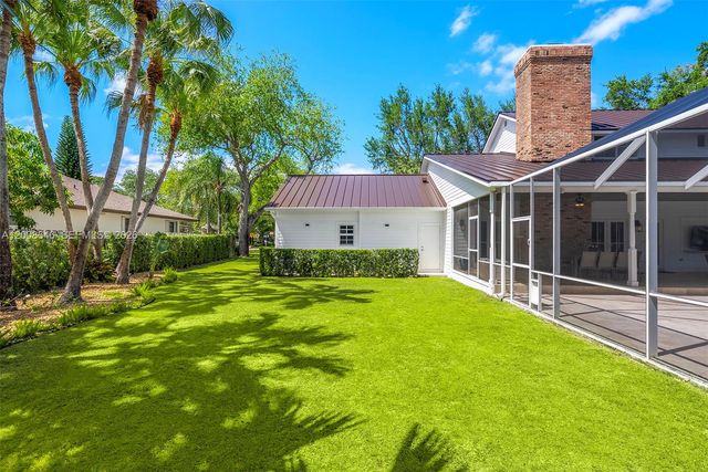8220 SW 182nd St, Palmetto Bay, FL 33157