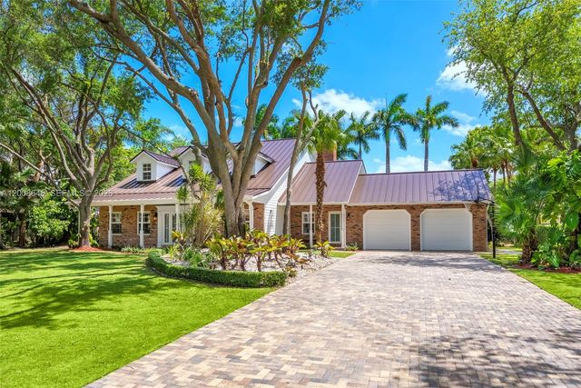 8220 SW 182nd St, Palmetto Bay, FL 33157