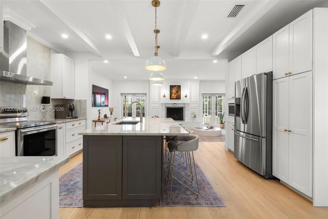 8220 SW 182nd St, Palmetto Bay, FL 33157