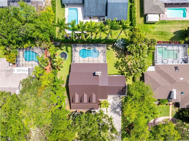 8220 SW 182nd St, Palmetto Bay, FL 33157