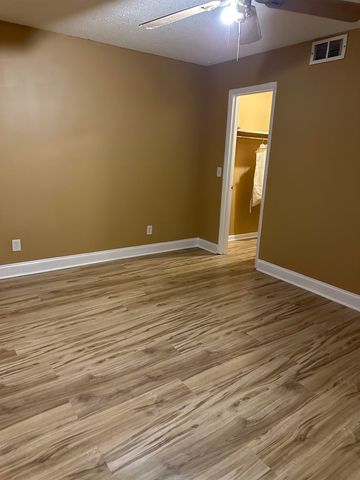 405 Cambridge Cir Apt B4, Murrells Inlet, SC 29576