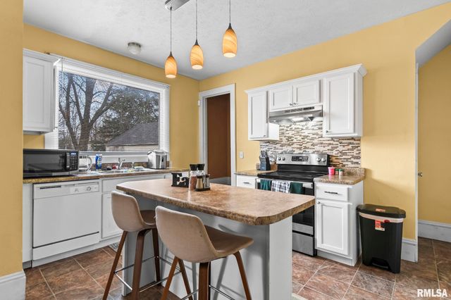 135 N STATE Street, Springfield, IL 62702