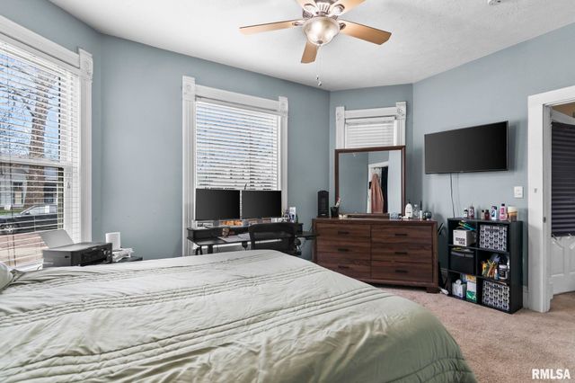 135 N STATE Street, Springfield, IL 62702