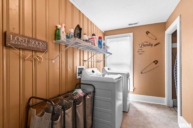 135 N STATE Street, Springfield, IL 62702