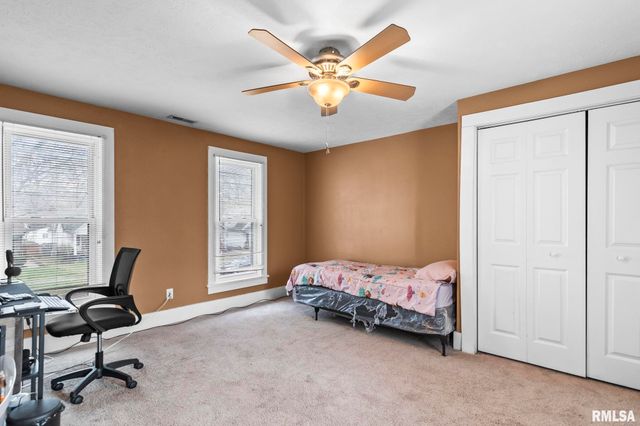 135 N STATE Street, Springfield, IL 62702