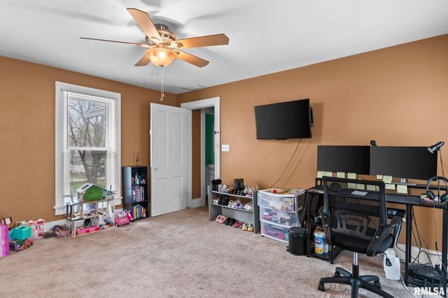 135 N STATE Street, Springfield, IL 62702